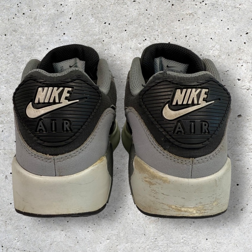 Kids Air Max 90 size 6Y - Picture 3 of 7